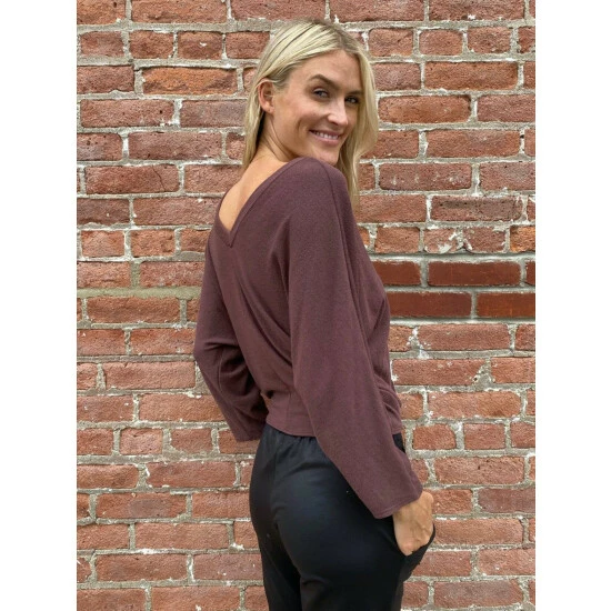 Six Fifty Just Between Us V-Neck Tops Raisin 2 Six Fifty Just Between Us V-Neck Tops Raisin - Image 2