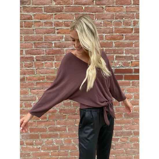 Six Fifty Just Between Us V-Neck Tops Raisin 4 Six Fifty Just Between Us V-Neck Tops Raisin - Image 4