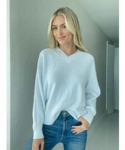 Six Fifty Ashlyn V-neck Sweater Sweatshirts & Sweaters White 5 Six Fifty Ashlyn V-neck Sweater Sweatshirts & Sweaters White -Six Fifty Shop unnamed file 625