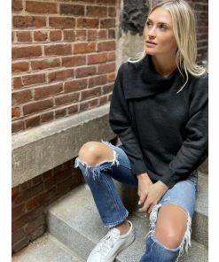 Six Fifty Made For You Sweater Sweatshirts & Sweaters Black -Six Fifty Shop unnamed file 692