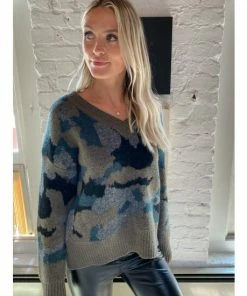 Six Fifty No Promises Sweater Sweatshirts & Sweaters Camo